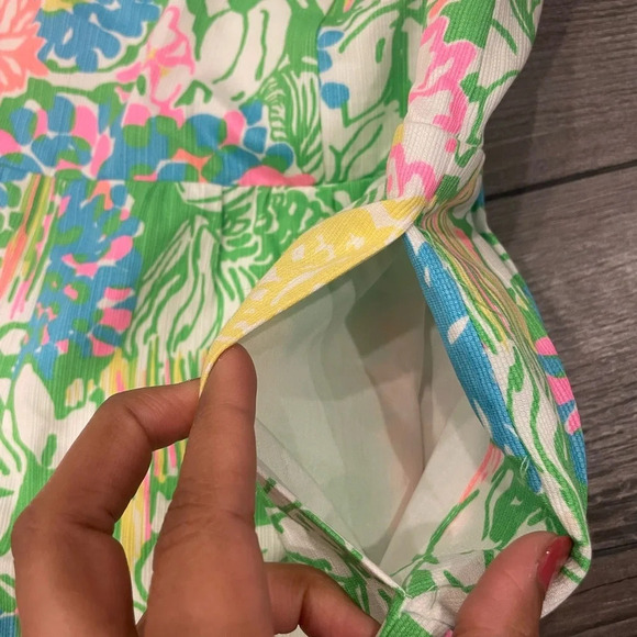 Lilly Pulitzer Gretchen Floral Colorful Romper Size 0 Hibiscus Stroll Print - Picture 6 of 9